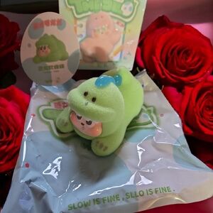 Flocje The Sllo Figure Green Dinosaur Confirmed